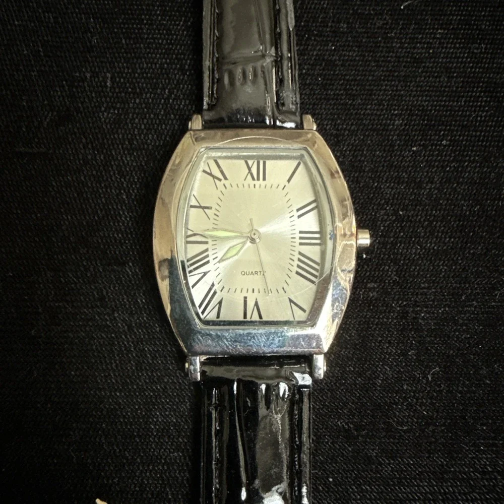 Watch alligator embossed leather band quartz Movement  Brand‎ New  4201